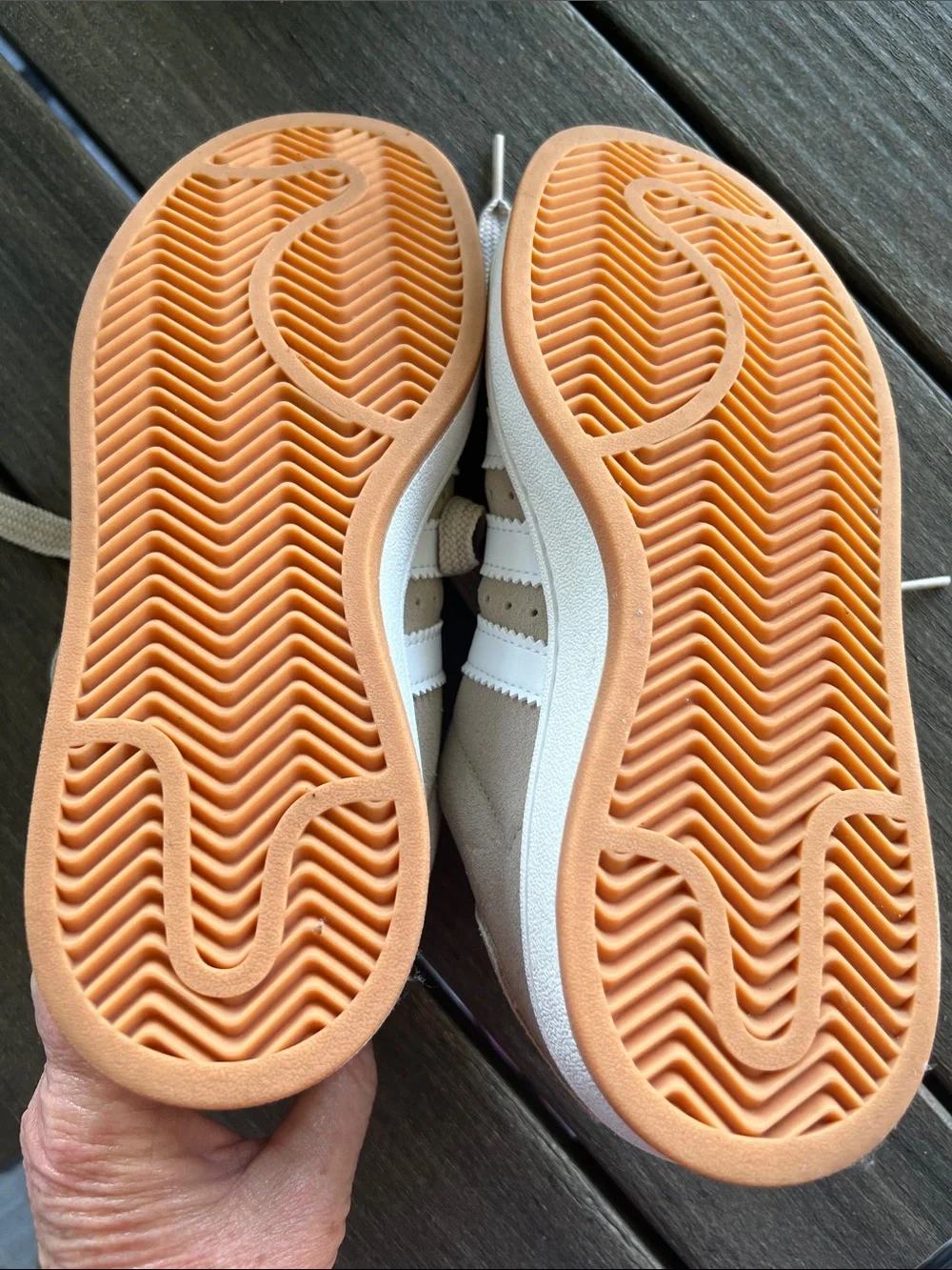 Adidas Campus 00s Sneakers – Beige/Tan & White